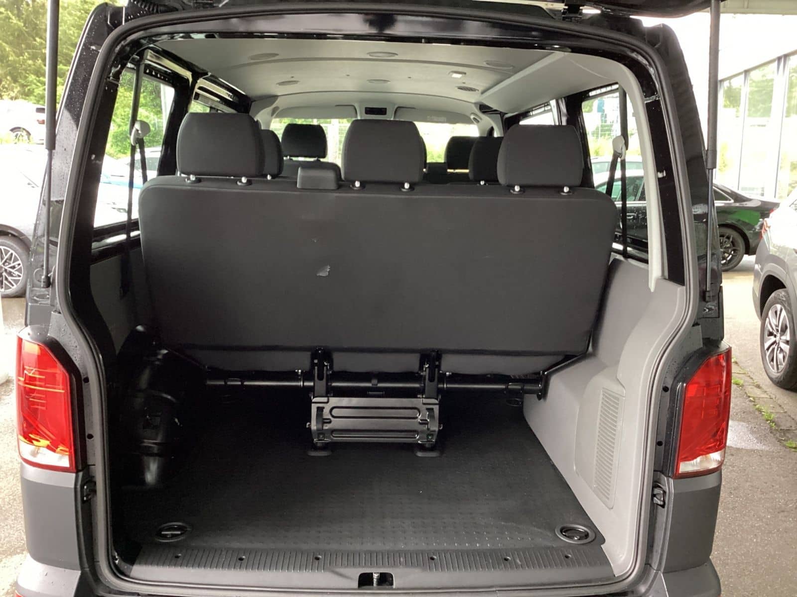 Volkswagen T6.1 Transporter Kombi 2,0 TDI DSG 9-Sitzer foto 11