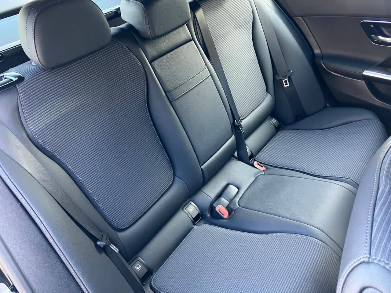 Mercedes-Benz C 200 T Avantgarde Digital Light Distronic foto 14