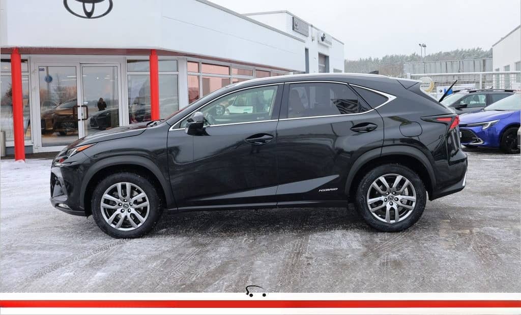 Lexus NX 300 E-Four foto 2