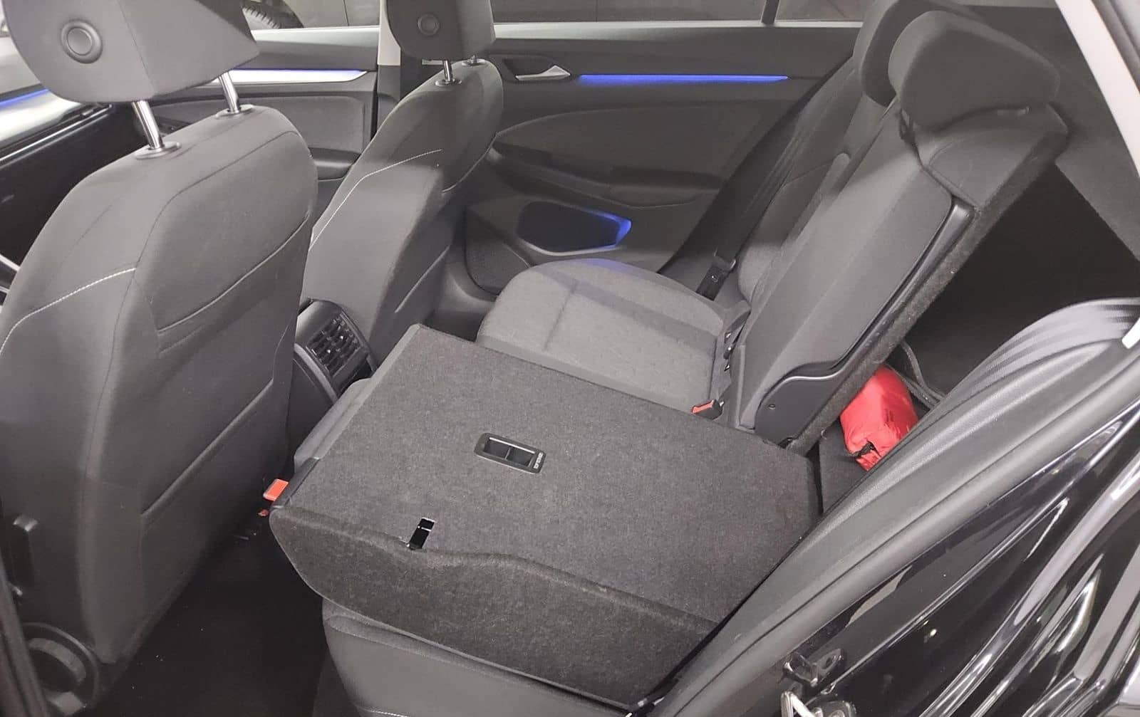 Volkswagen Golf-8 2.0 TDI Move Navi LED RfK AHK ACC PDC Shz foto 13