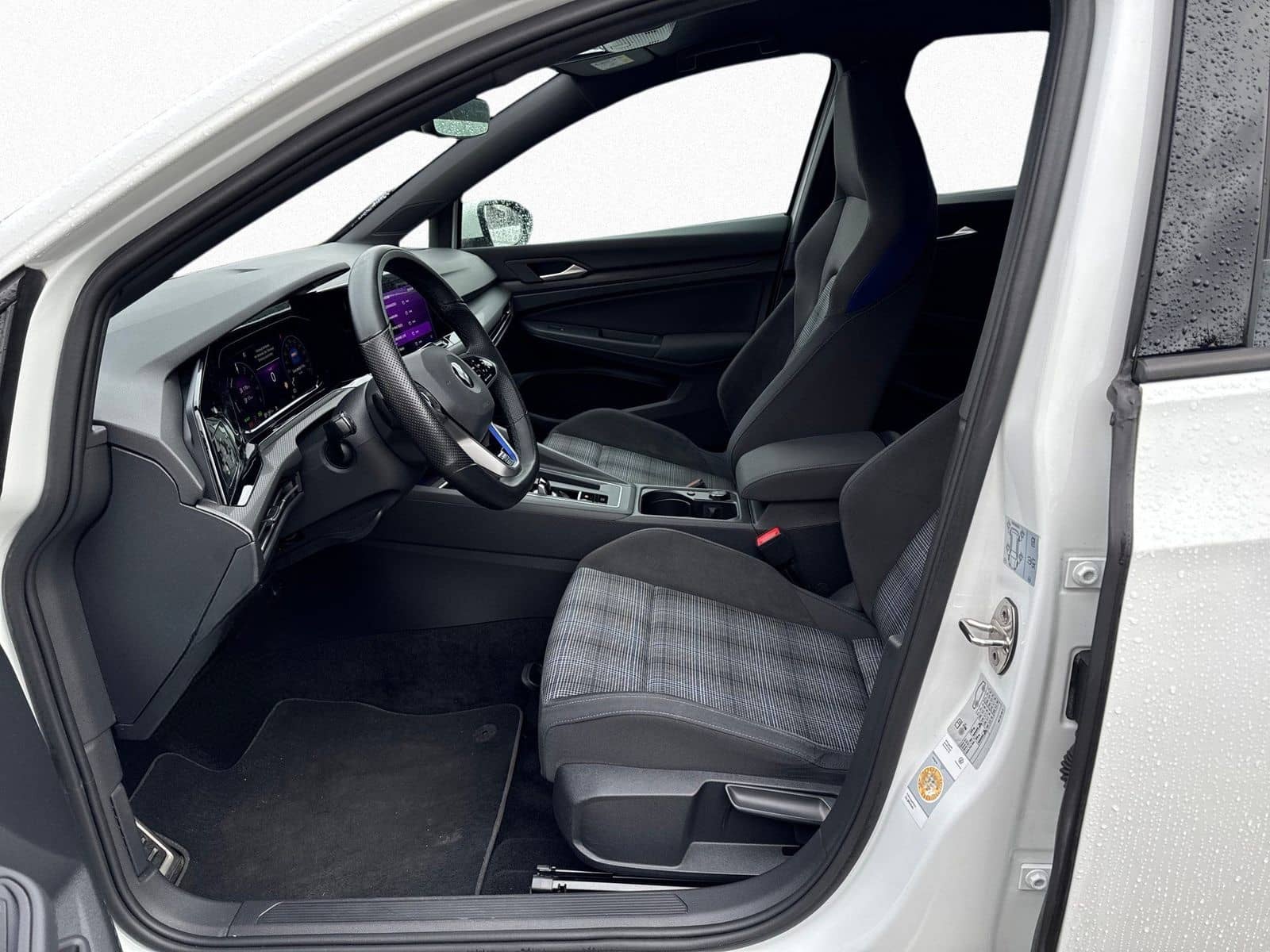 Volkswagen Golf VIII GTE 1.4 TSI eHybrid nAVI LED SHZ foto 12