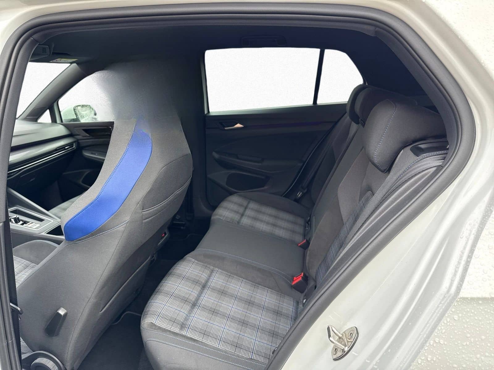 Volkswagen Golf VIII GTE 1.4 TSI eHybrid nAVI LED SHZ foto 14