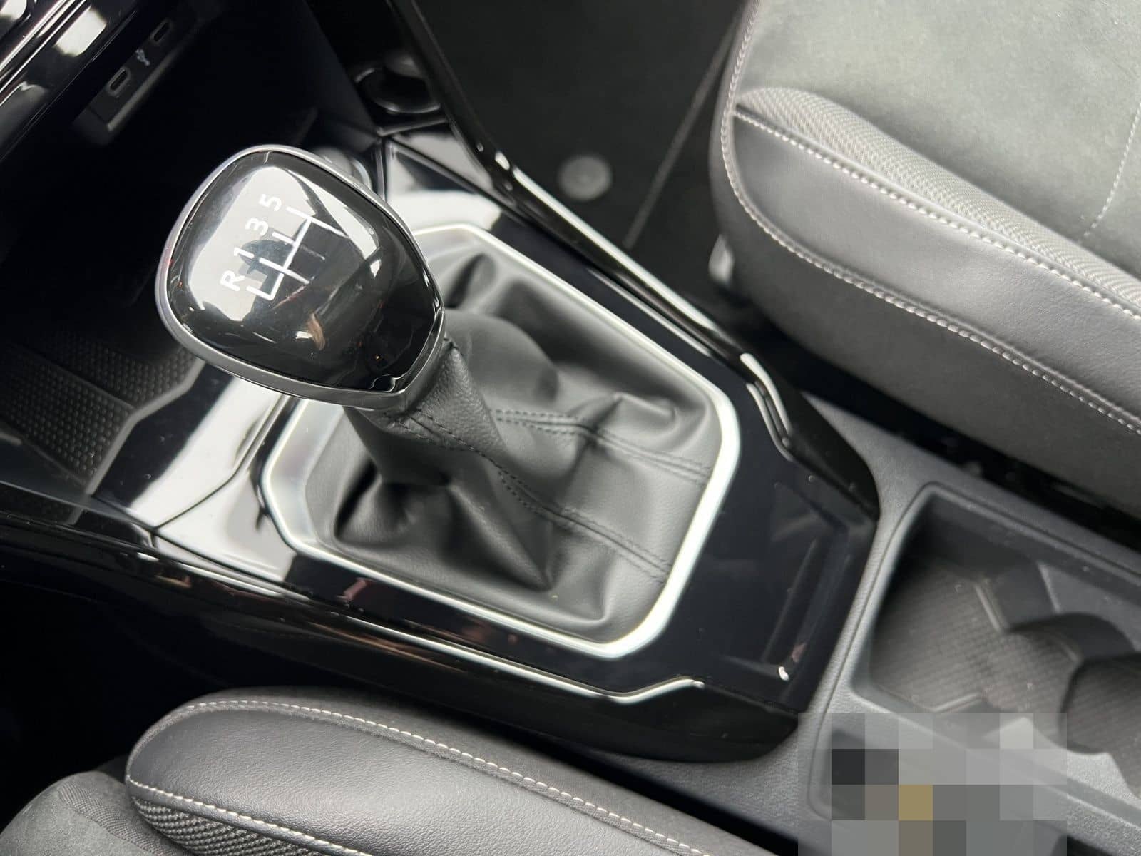 Volkswagen T-Roc 1.0 TSI R-LINE AHK KAMERA LED+ NAVI ACC foto 11