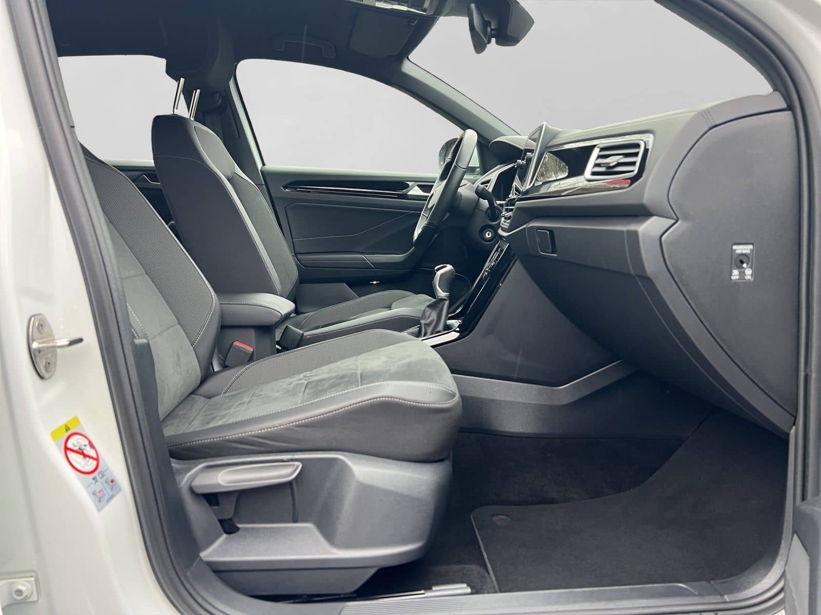 Volkswagen T-Roc 1.0 TSI R-LINE AHK KAMERA LED+ NAVI ACC foto 4