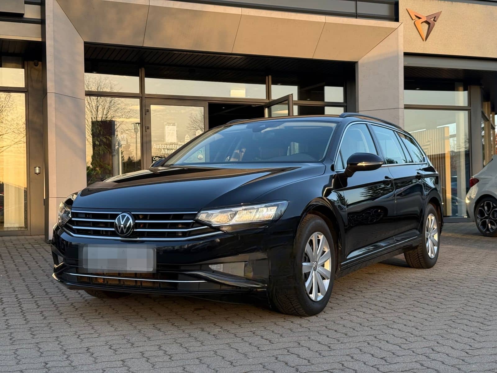 Volkswagen Passat Variant Business 2.0 TDI DSG LED NAVI AHK foto 2