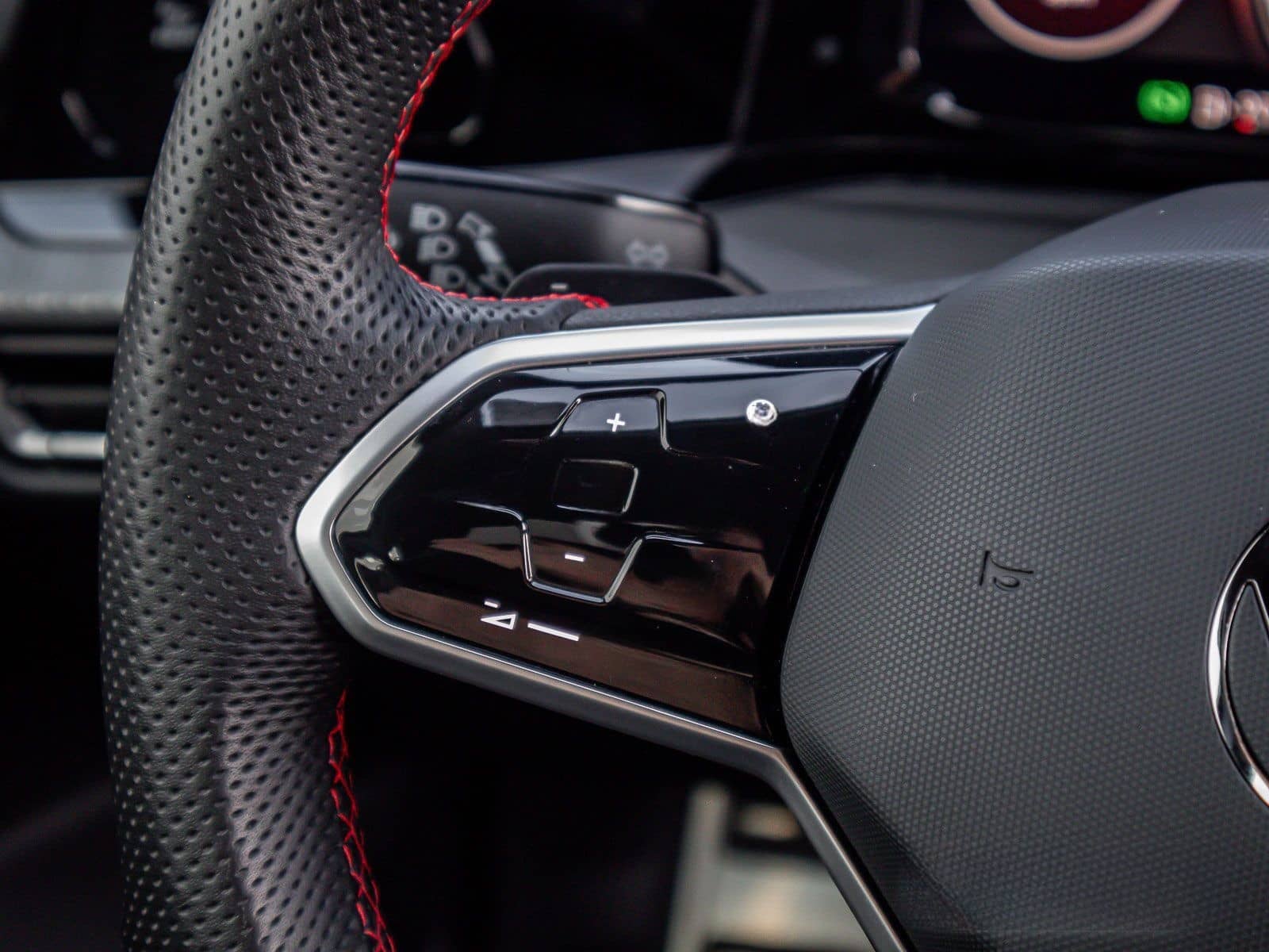 Volkswagen Golf VIII GTI Clubsport 2.0 TSI LED+ Navi ParkPi foto 22