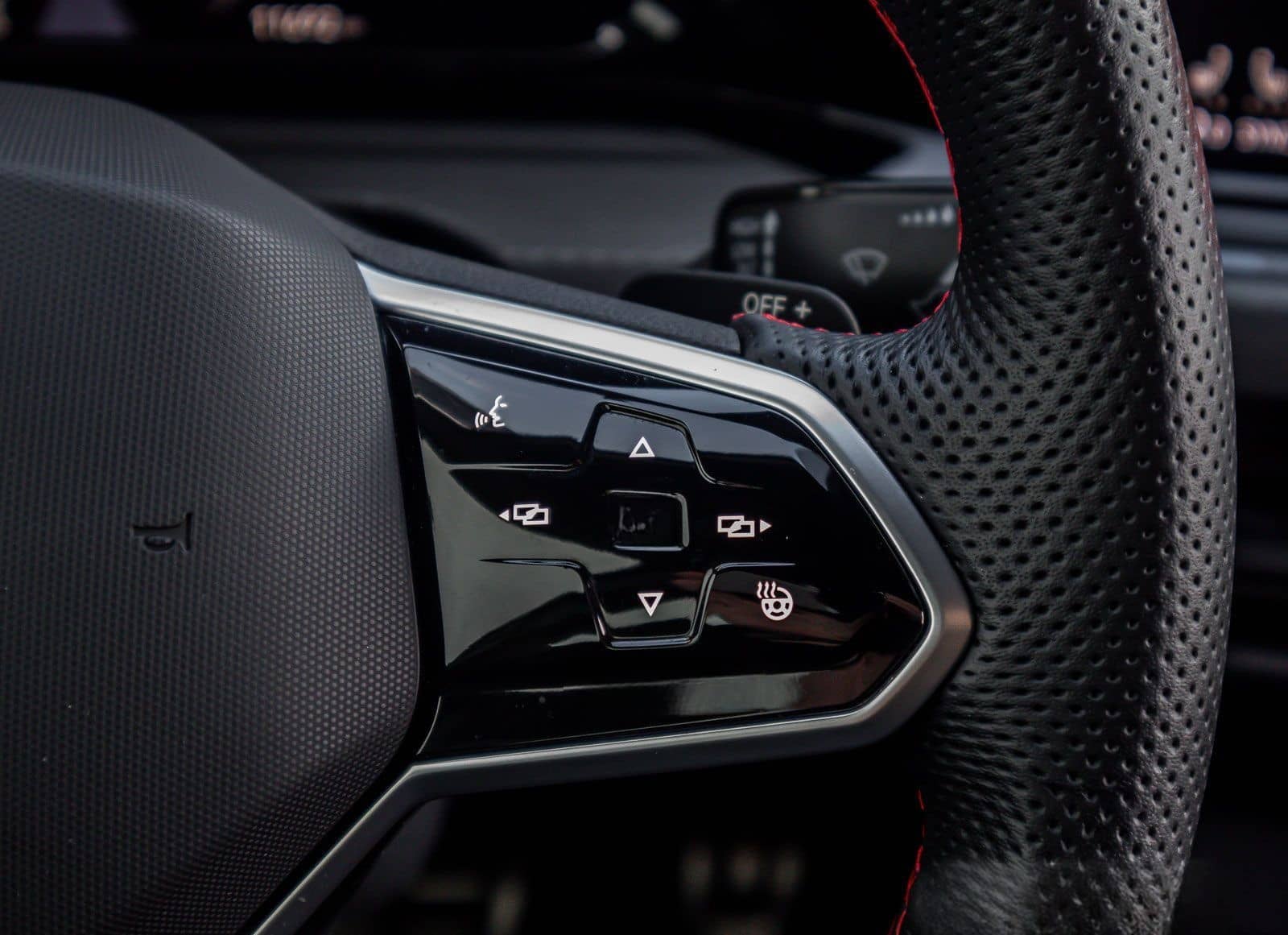 Volkswagen Golf VIII GTI Clubsport 2.0 TSI LED+ Navi ParkPi foto 23