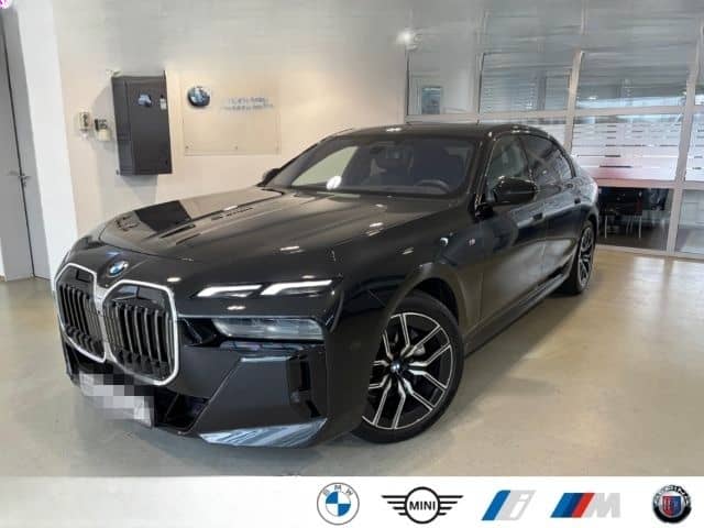 BMW 740 d xDrive M Sport PanoSky StHzg IconGl Aktivl foto 1
