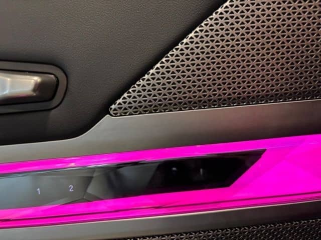 BMW 740 d xDrive M Sport PanoSky StHzg IconGl Aktivl foto 9