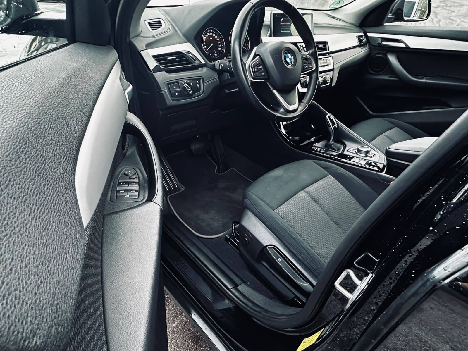 BMW X2 sDrive18i Sport foto 9