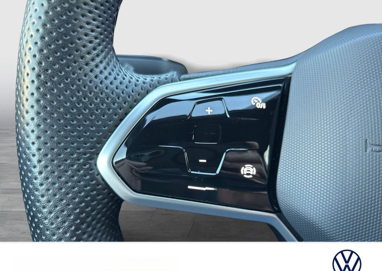 Volkswagen T-Roc 1.0 R-LINE CAM ACC NAVI LM17 LED+ CARPLAY foto 16