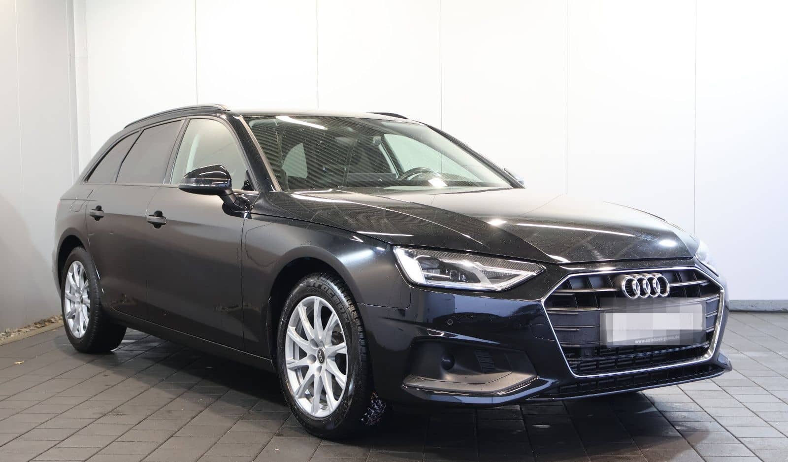 Audi A4 Avant 35 TFSI CARPLAY+FRONT+KEY+LED+17" foto 3