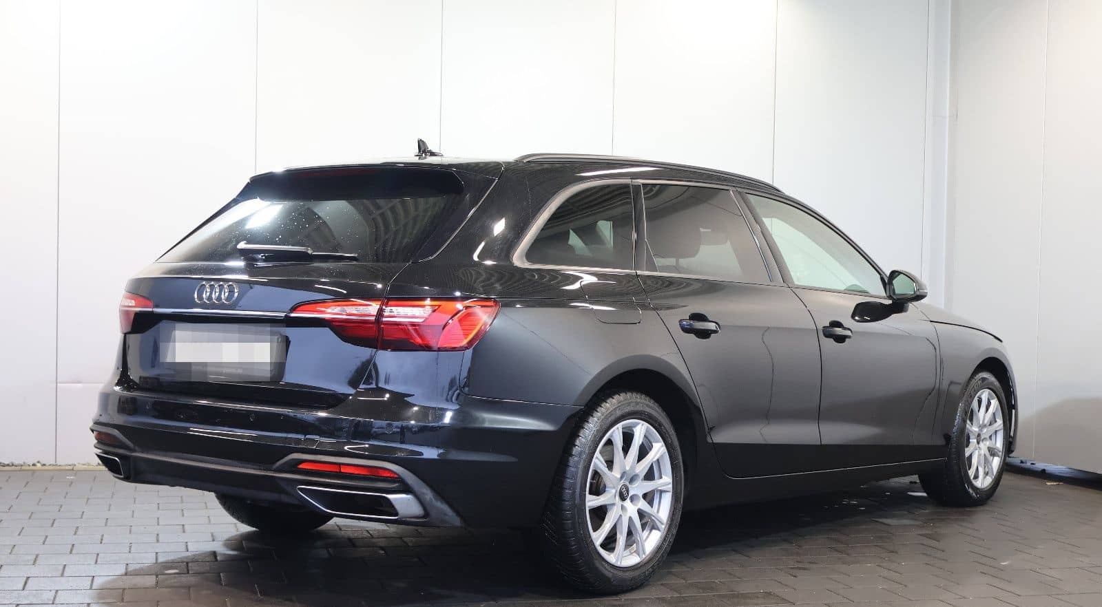 Audi A4 Avant 35 TFSI CARPLAY+FRONT+KEY+LED+17" foto 4