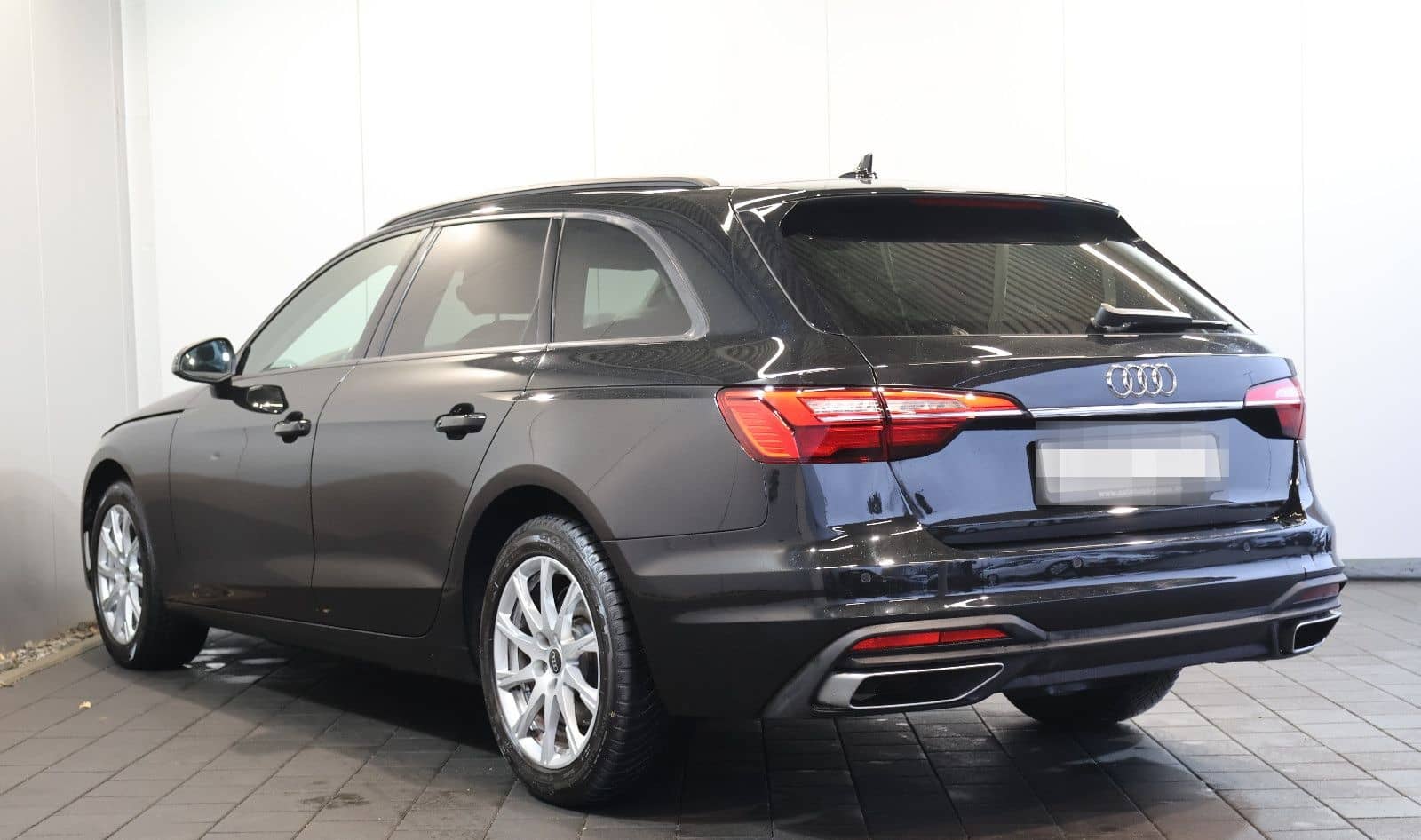 Audi A4 Avant 35 TFSI CARPLAY+FRONT+KEY+LED+17" foto 6