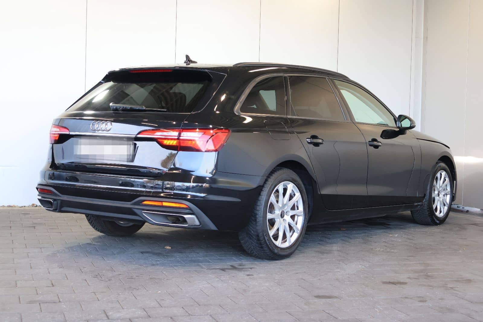 Audi A4 Avant 35 TFSI NAVI+CARPLAY+KEY+LED+17" foto 4