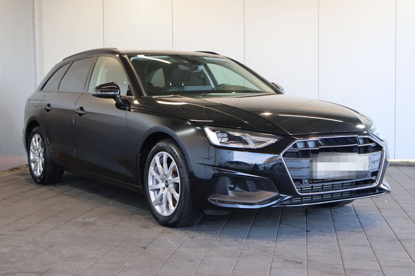 Audi A4 Avant 35 TFSI NAVI+CARPLAY+KEY+LED+17" foto 3