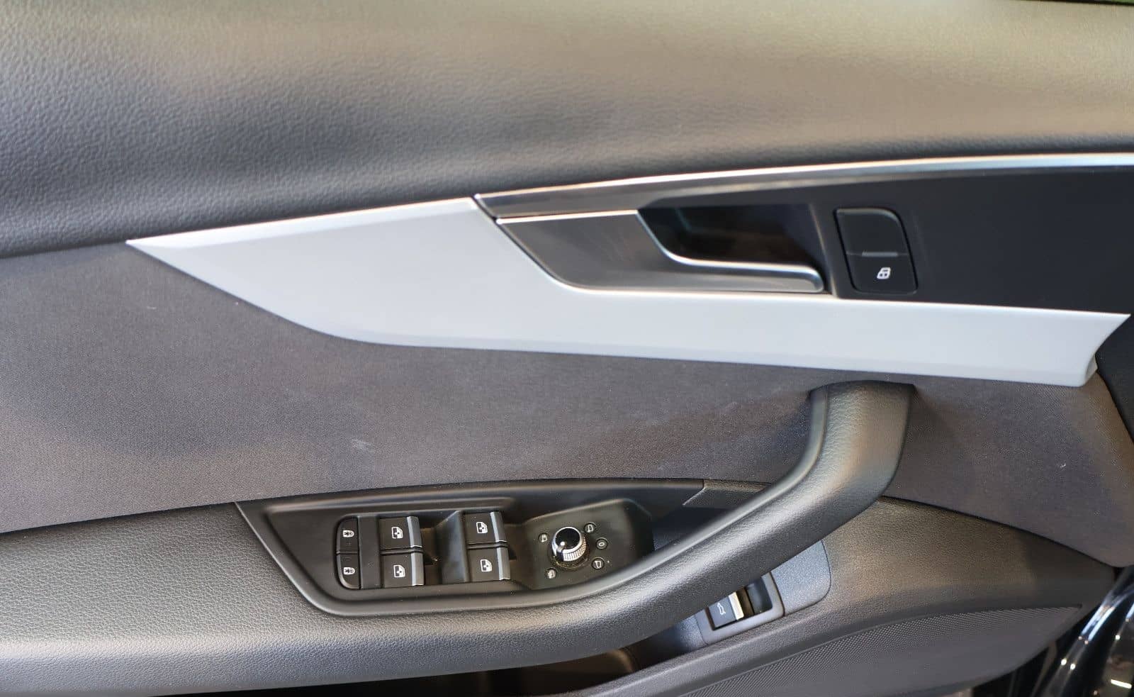 Audi A4 Avant 35 TFSI NAVI+CARPLAY+KEY+LED+17" foto 11