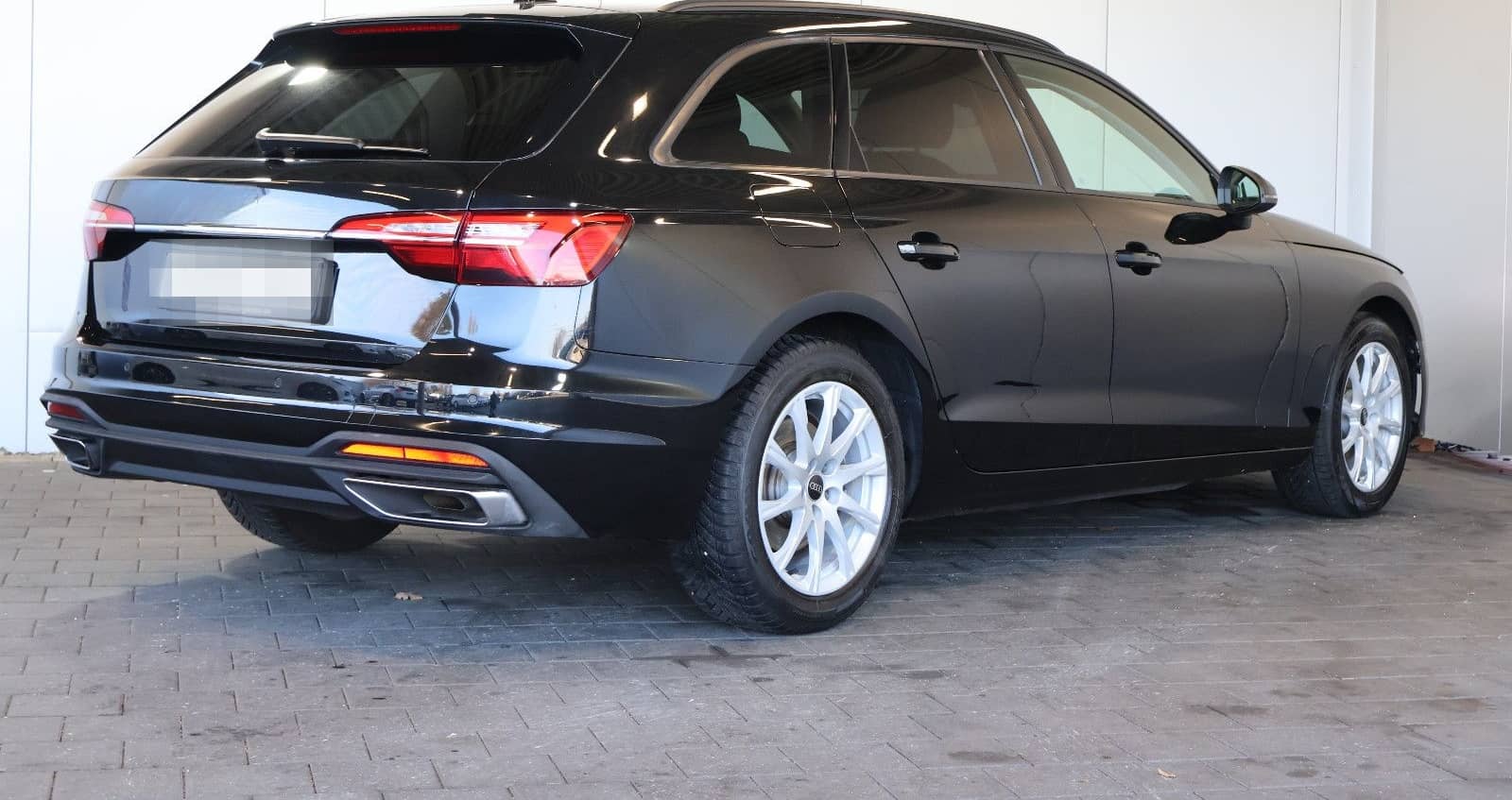 Audi A4 Avant 35 TFSI NAVI+CARPLAY+KEY+LED+17" foto 4