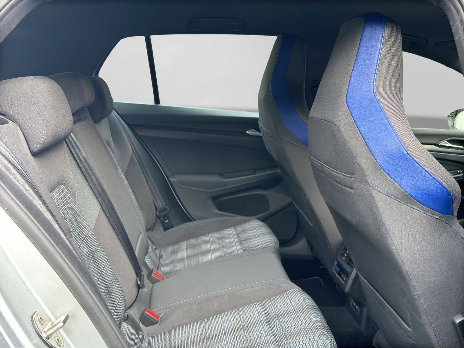 Volkswagen Golf GTE AHK STANDHZG NAVI LED+ APP-CONNECT foto 6