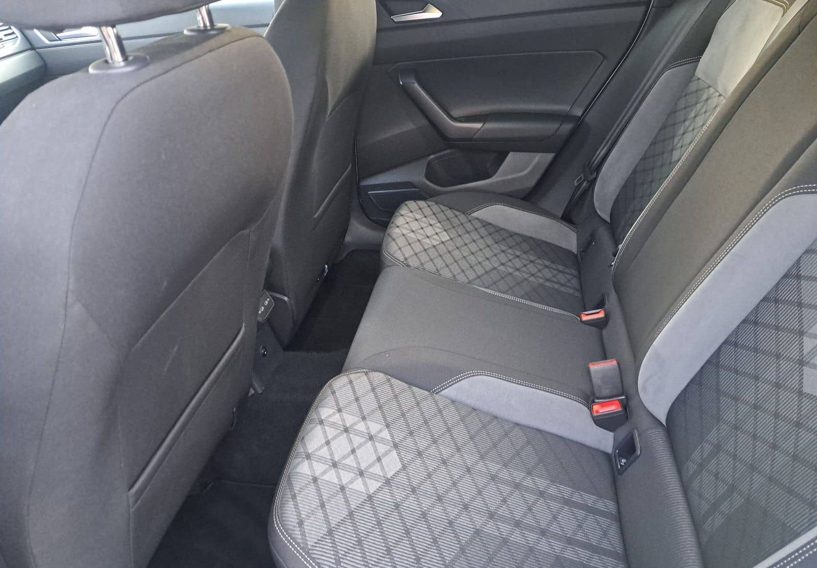 Volkswagen Taigo 1.0 TSI DSG R-Line OPF Fahrschulauto foto 14