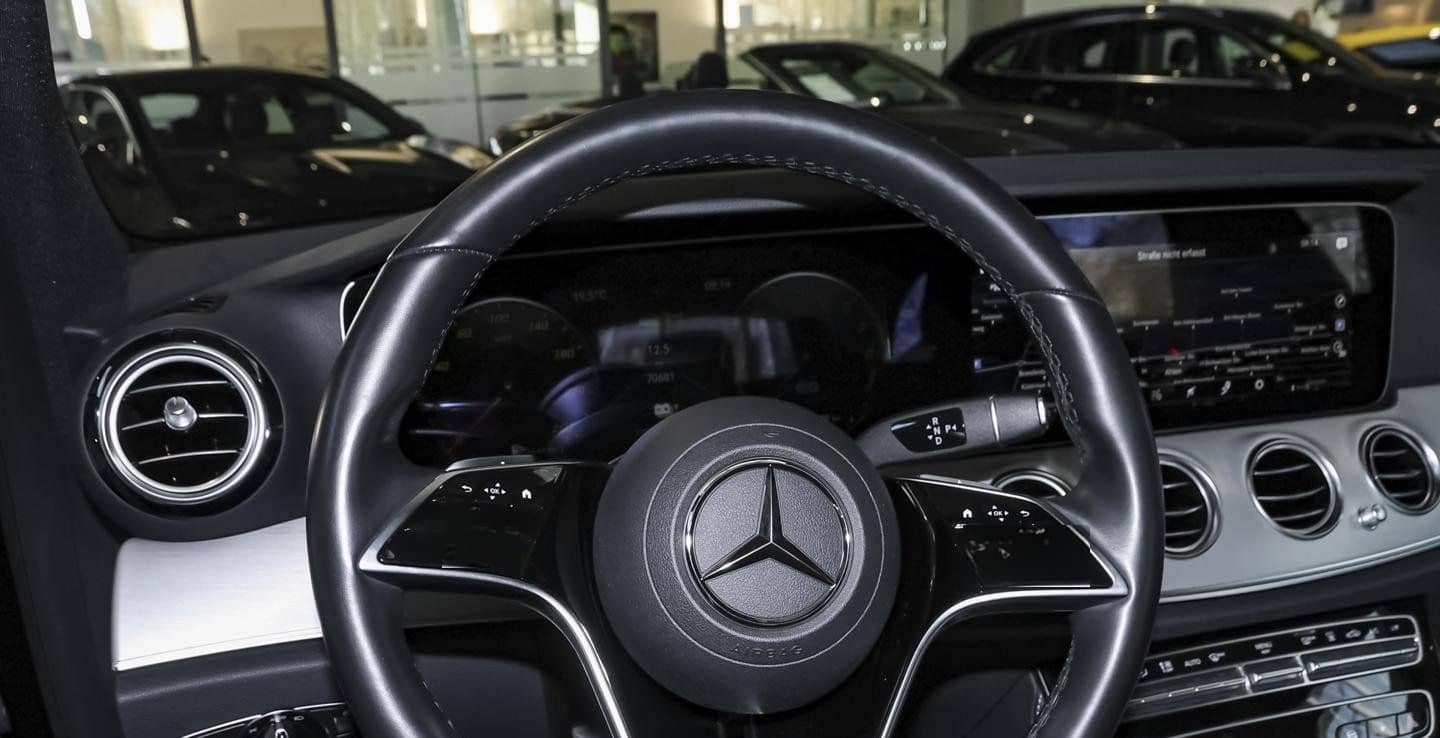 Mercedes-Benz E 300 e T AMG Distronic Burmester 360°-K. AHK foto 17