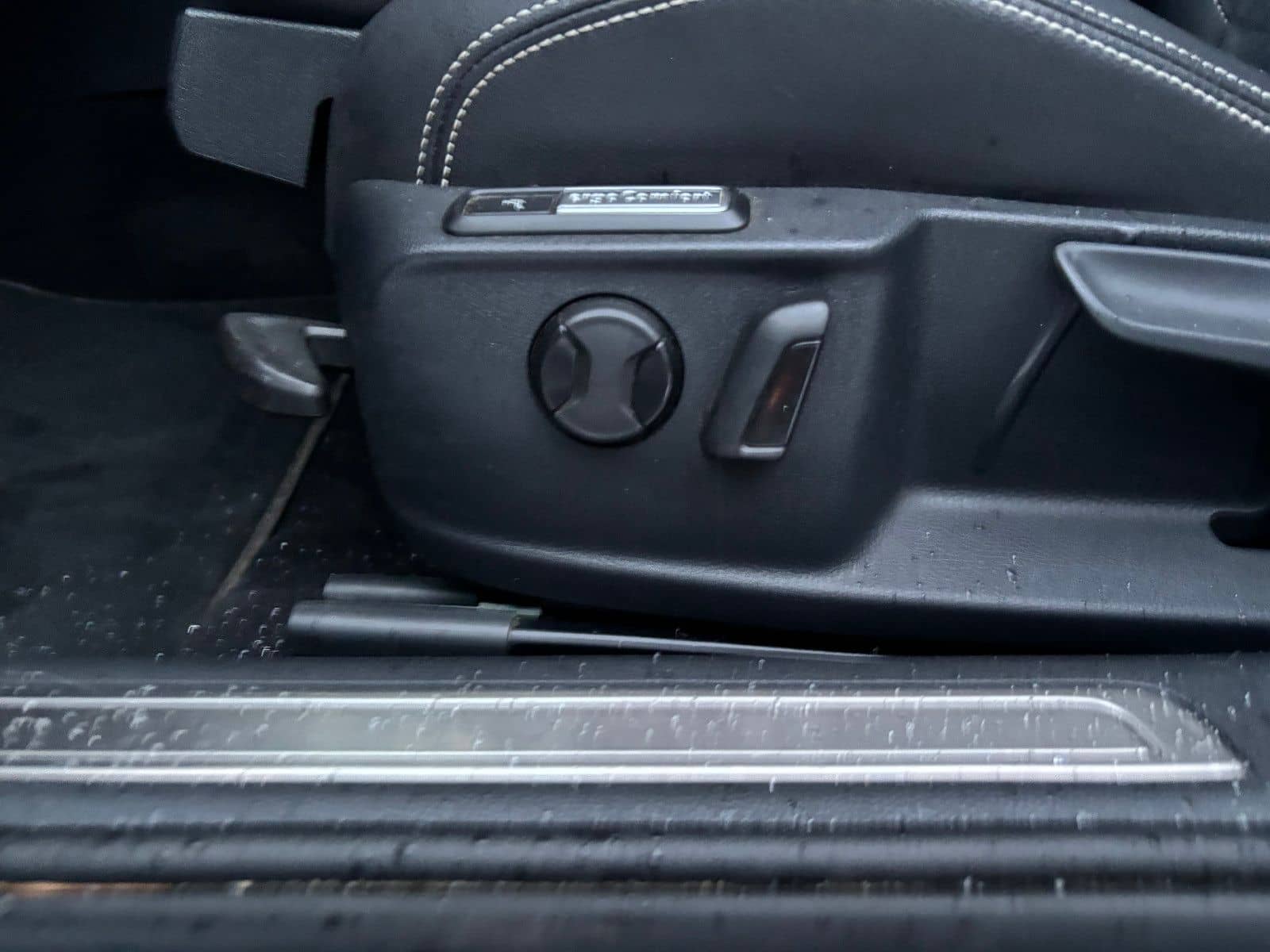 Volkswagen Passat Variant Elegance (Autom., beheizb. Lenkr) foto 12