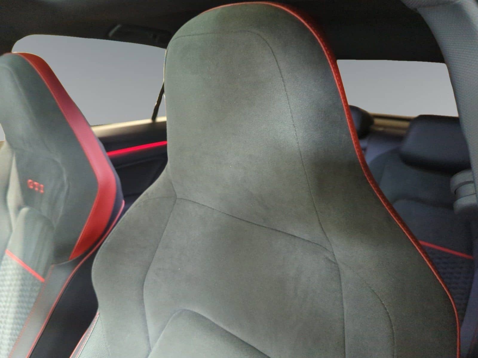 Volkswagen Golf VIII GTI 2.0 TSI DSG Clubsport 45 Vmax270 foto 15