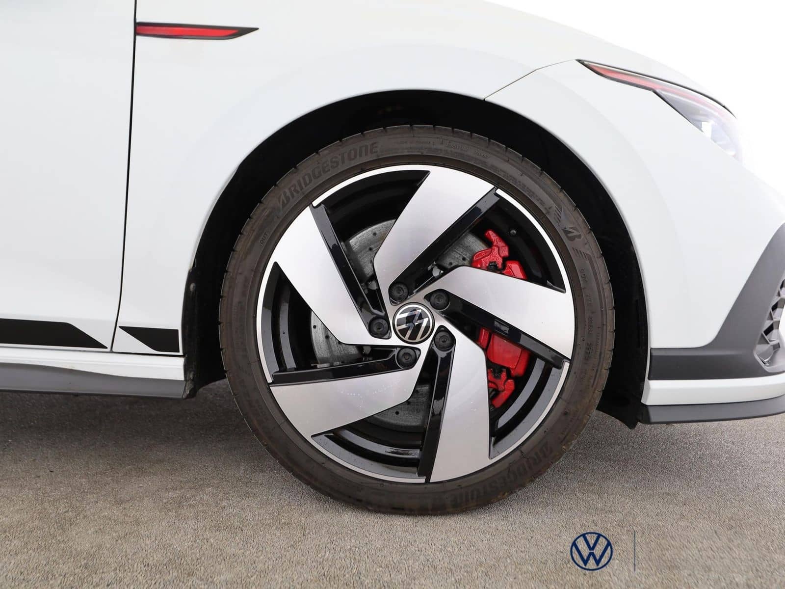 Volkswagen Golf VIII 2.0 TSI GTI Clubsport+HUD+PANO+MATRIX foto 14