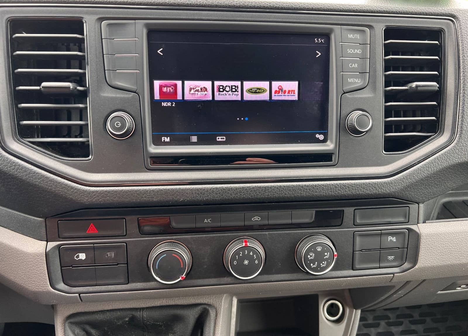 Volkswagen Crafter Kasten 35 mittellang Hochdach FWD foto 15