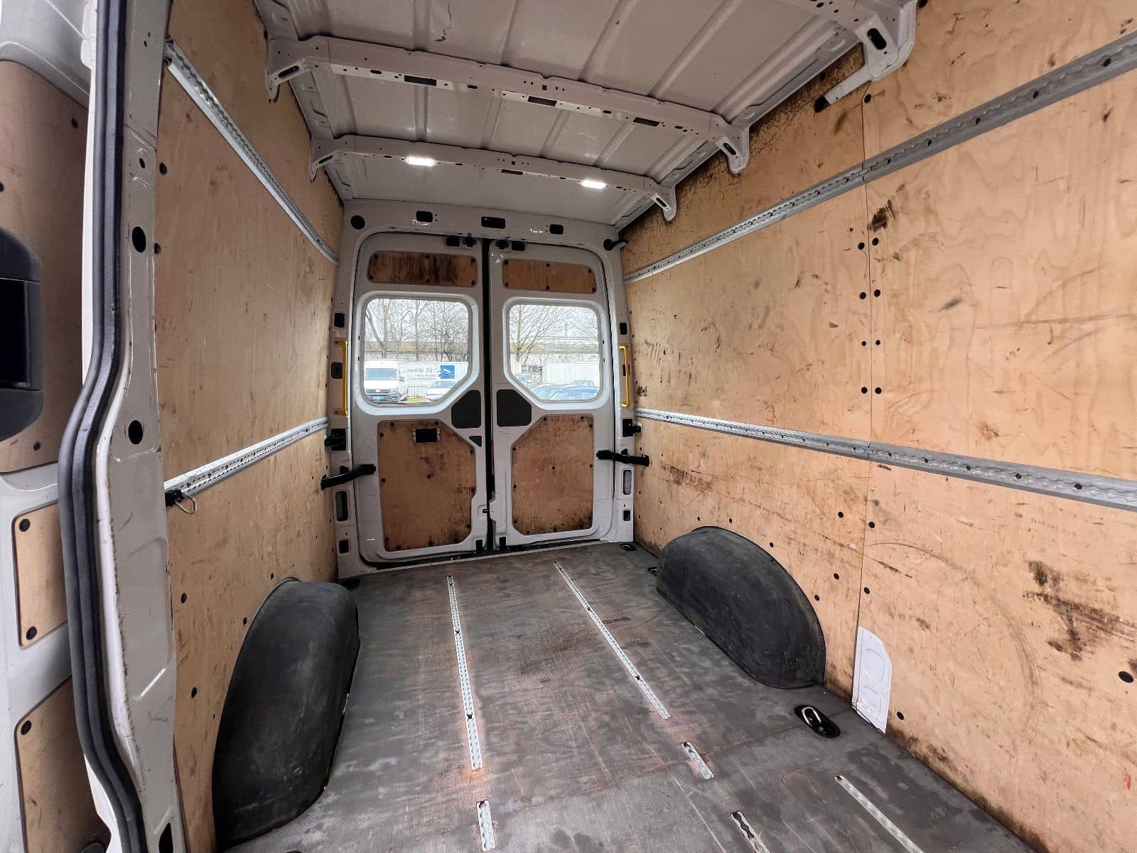 Volkswagen Crafter Kasten 35 mittellang Hochdach FWD foto 10