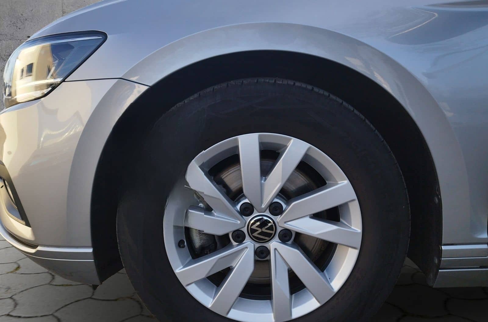 Volkswagen Passat Variant 2.0 TDI DSG AHK/LED/TRAVEL/RFK foto 5