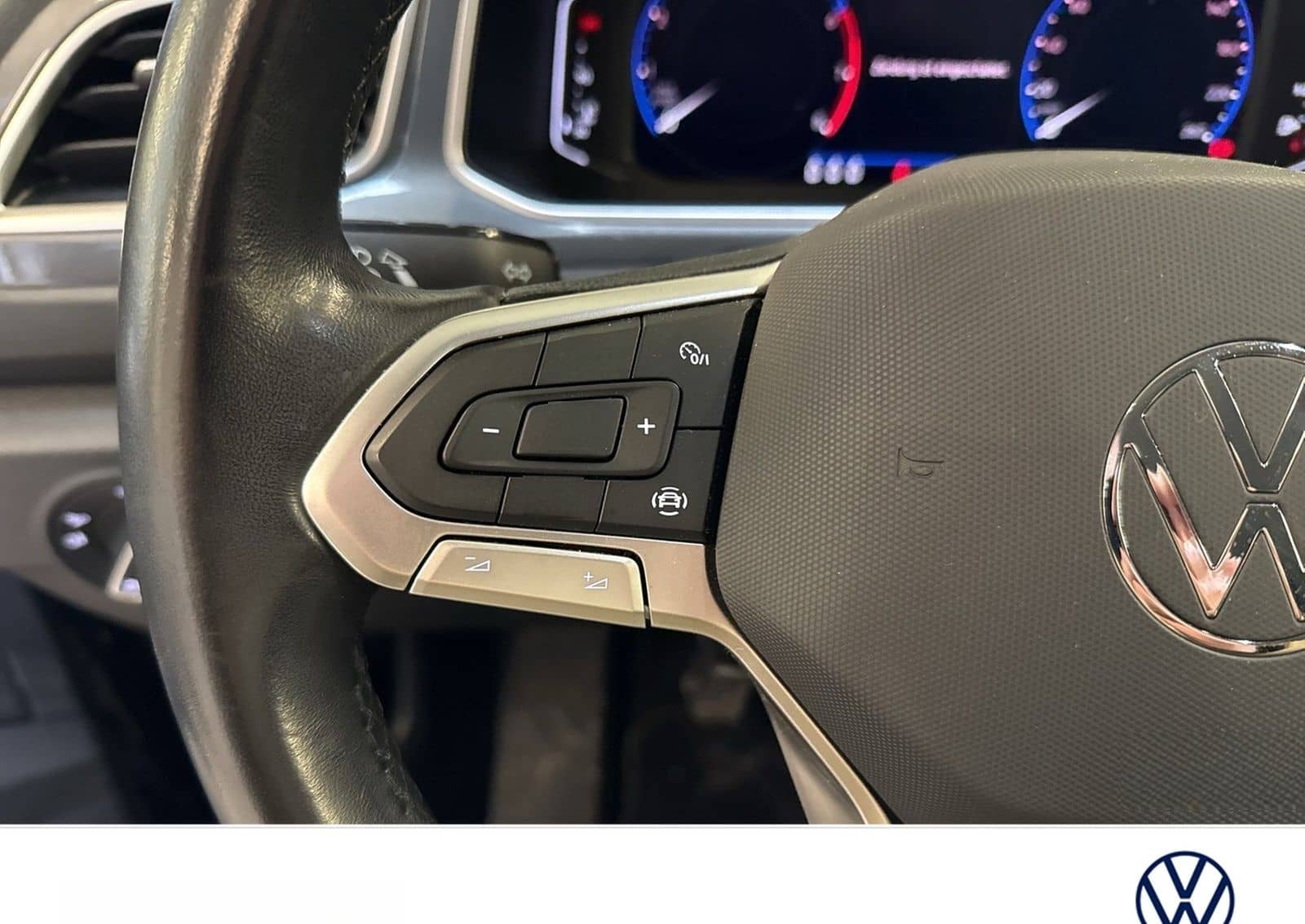 Volkswagen T-Roc 1.0 STYLE ACC NAVI LM17 CARPLAY SITZHEIZ. foto 16