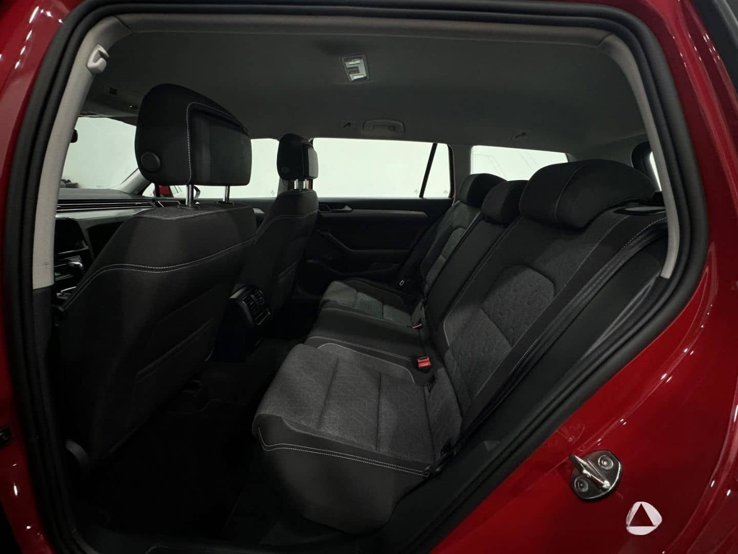 Volkswagen Passat Business 2.0 TDI /CAM /LED /Navi foto 7