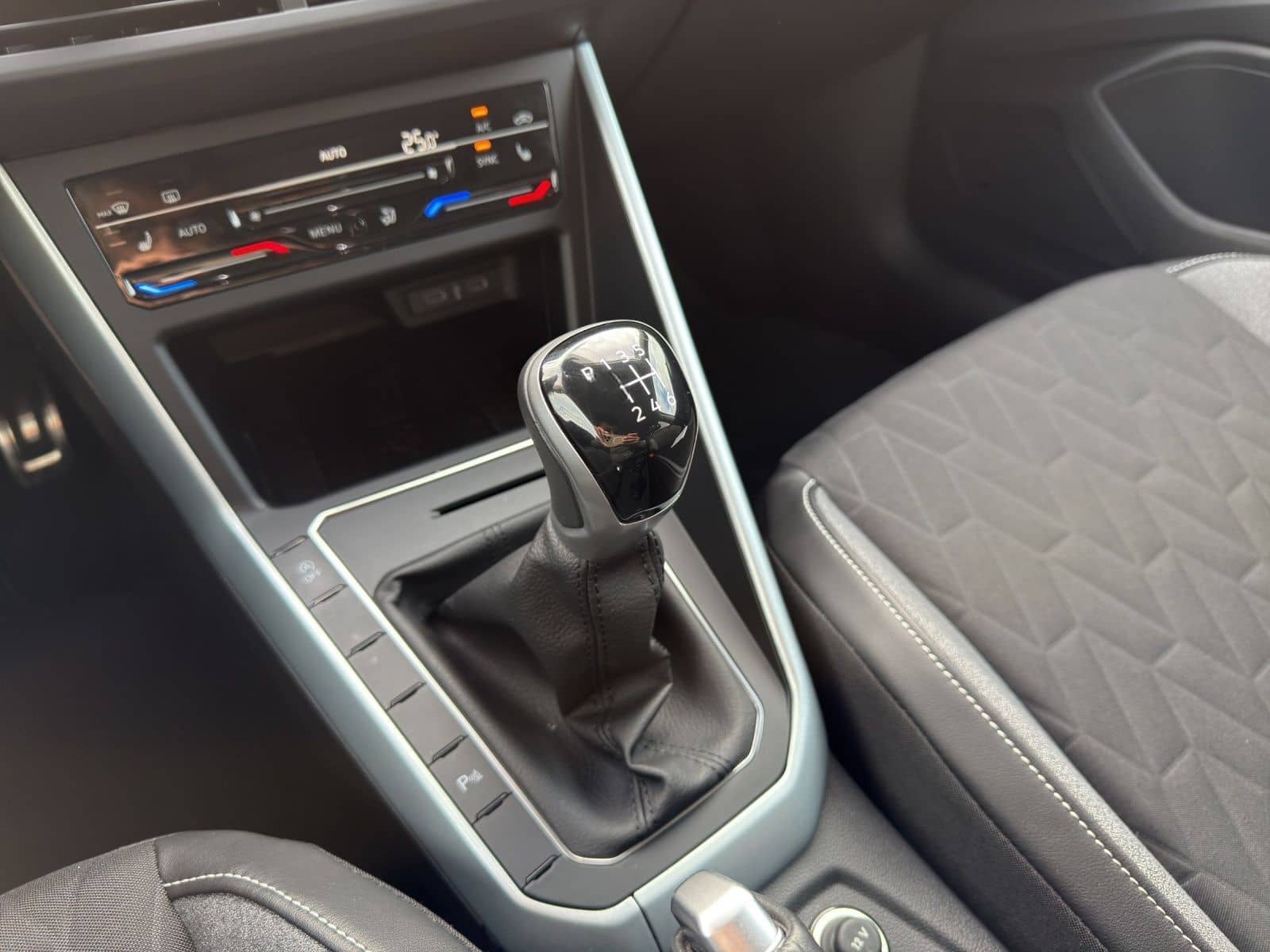 Volkswagen Taigo 1.0 TSI GOAL ACC LED NAVI LM16 foto 11