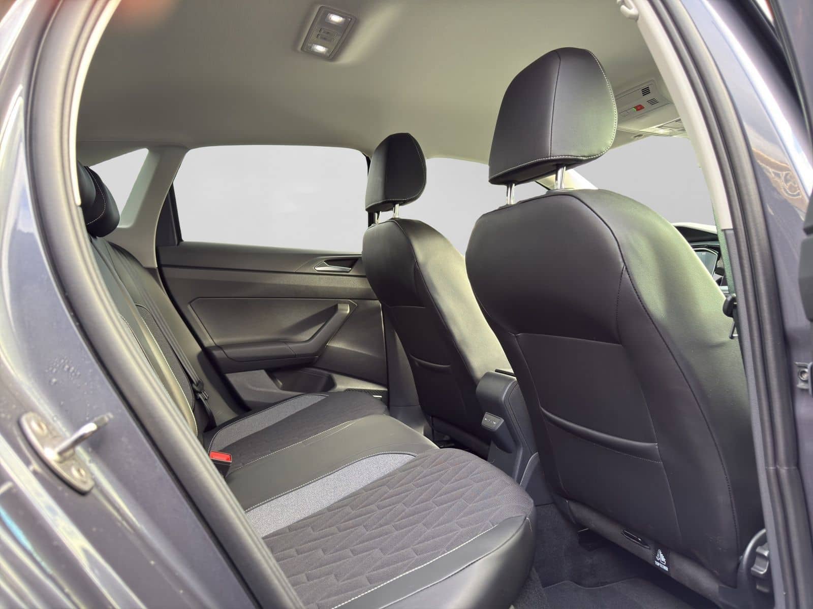 Volkswagen Taigo 1.0 TSI GOAL ACC LED NAVI LM16 foto 6