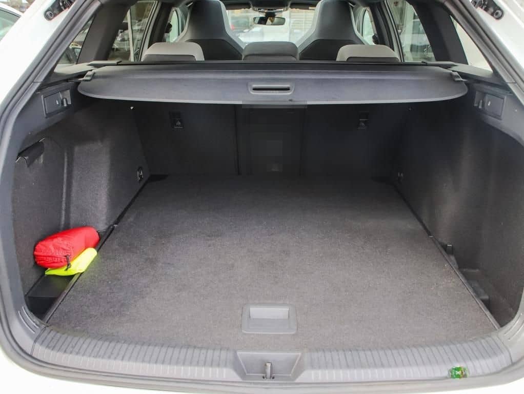 Volkswagen Golf 8 Var. 2.0 TDI R-Line Black Matrix Nav Pano foto 7