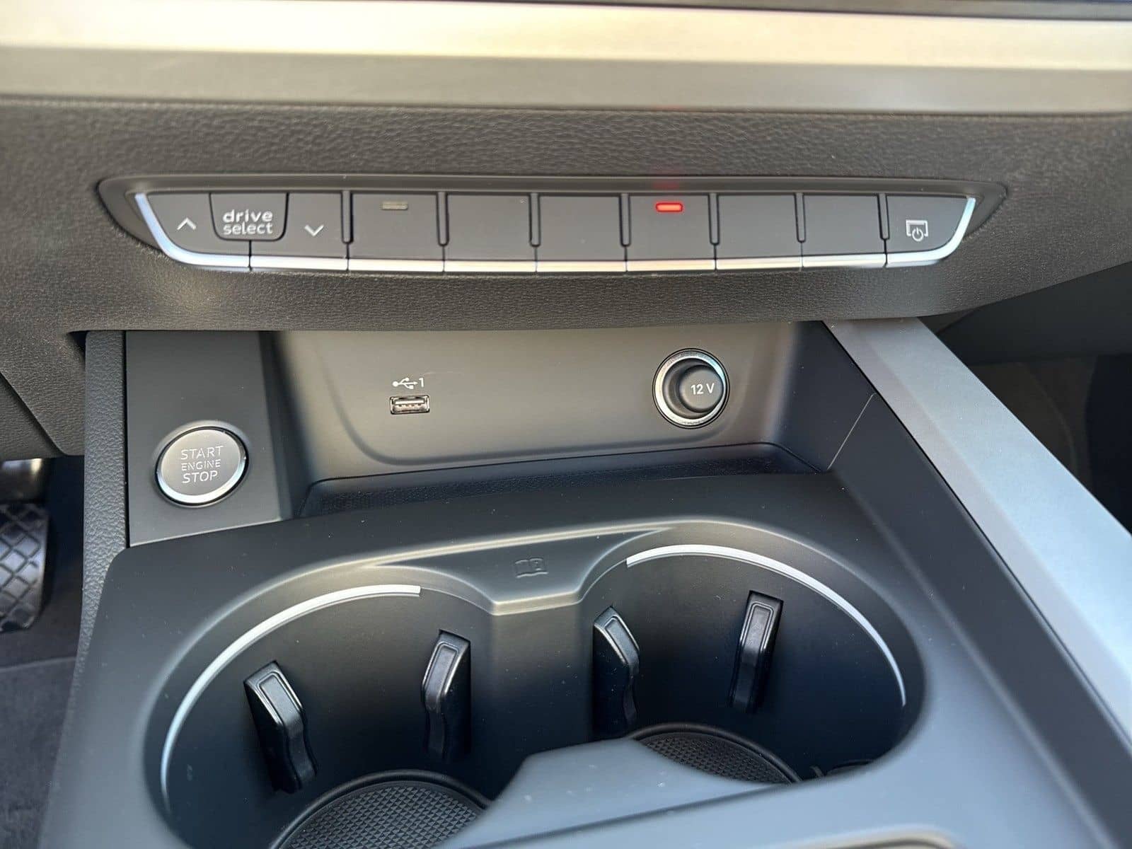 Audi A4 Avant 45 quattro S LINE BLACKPAK PANO CAM ACC foto 16