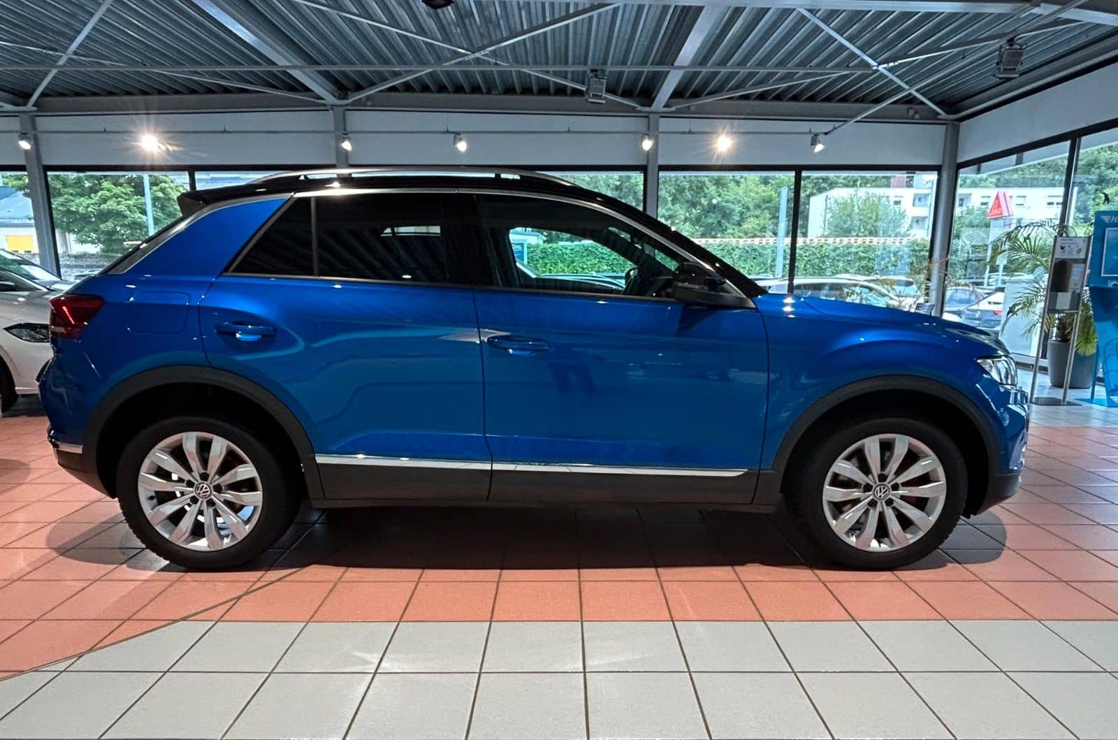 Volkswagen T-ROC 1.5 TSI Sport*ELEKT.HECKKL*RÜCKFAHRKAM*NAV foto 4