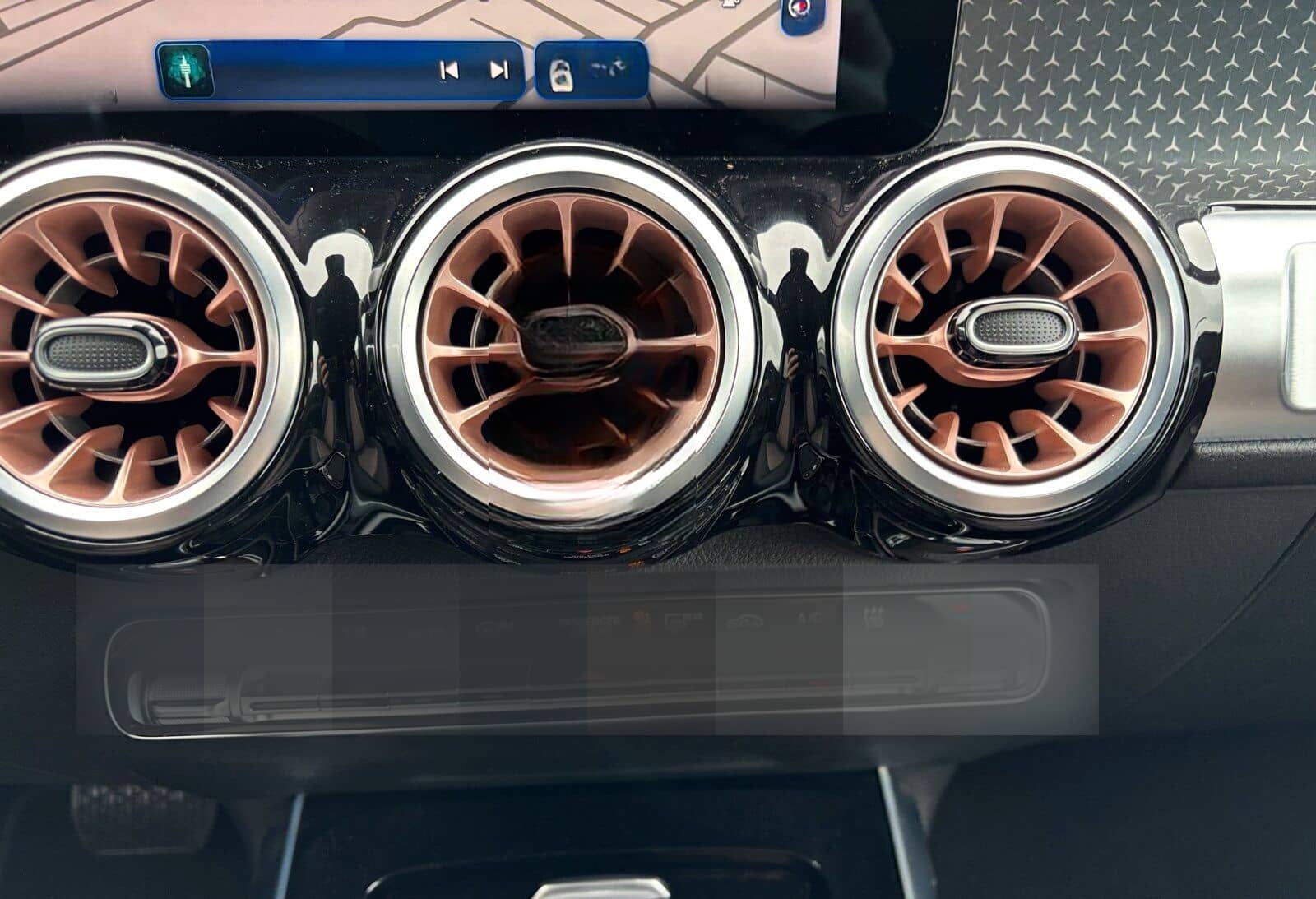 Mercedes-Benz EQB 300 4MATIC Electric Art/LED/360 foto 16