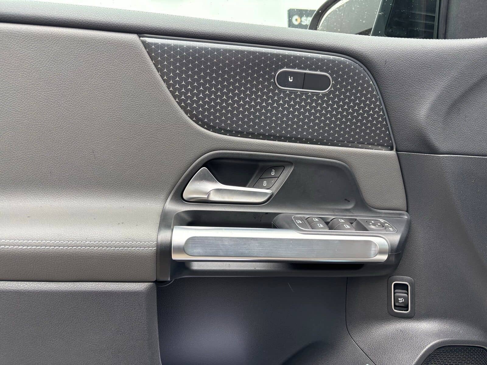 Mercedes-Benz EQB 300 4MATIC Electric Art/LED/360 foto 9