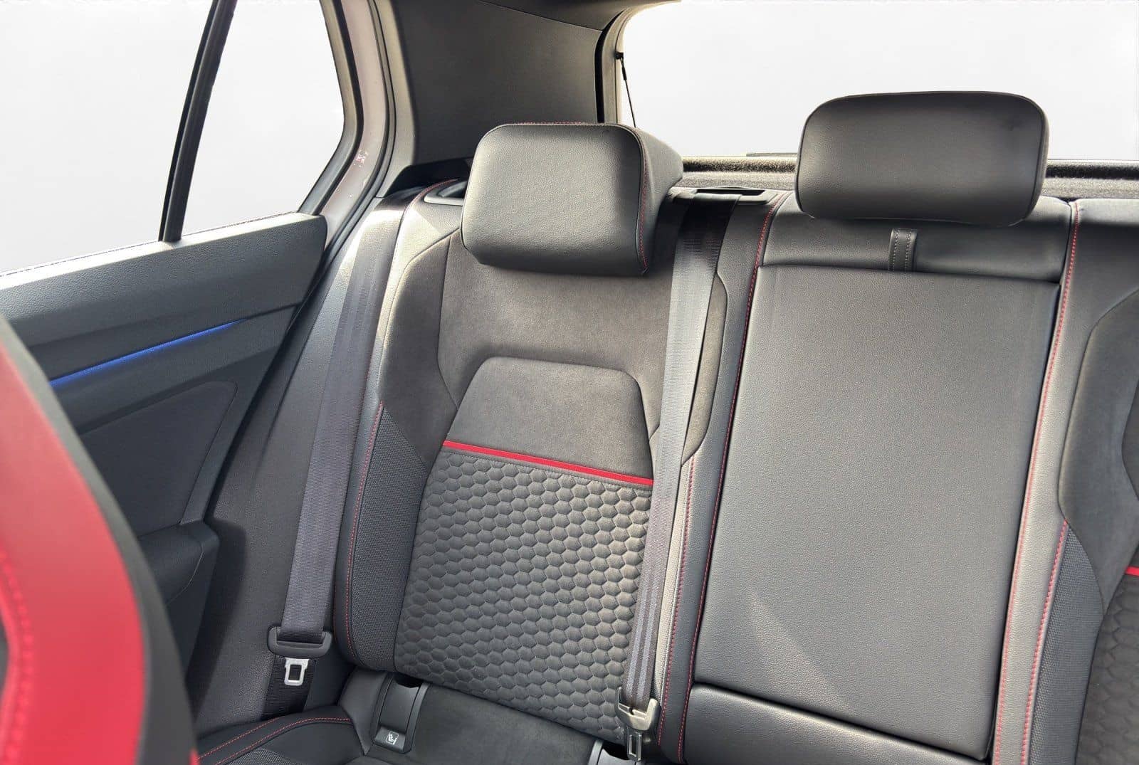 Volkswagen Golf VIII GTI 2.0 TSI DSG Clubsport | NAVI | LED foto 11