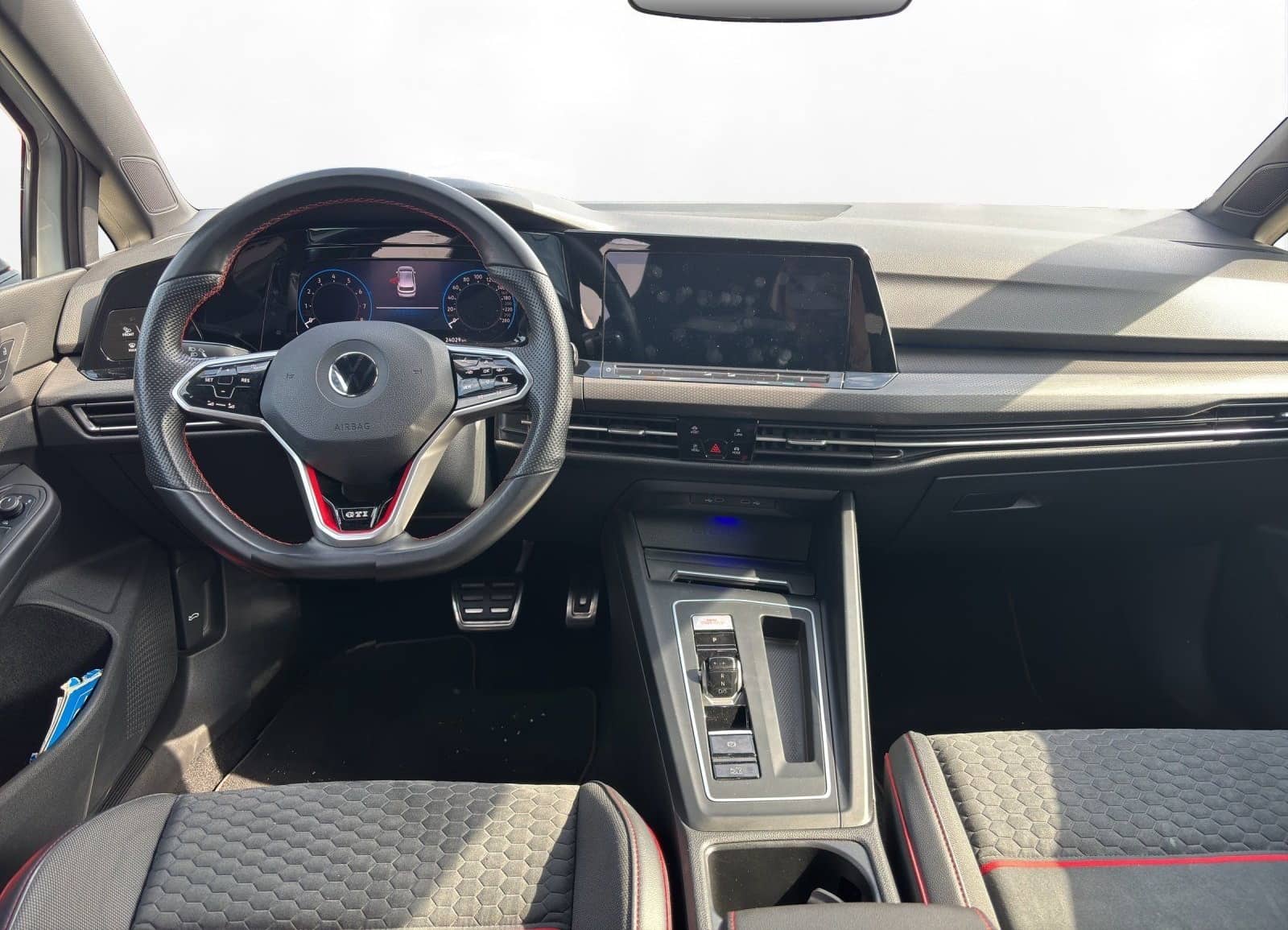 Volkswagen Golf VIII GTI 2.0 TSI DSG Clubsport | NAVI | LED foto 12