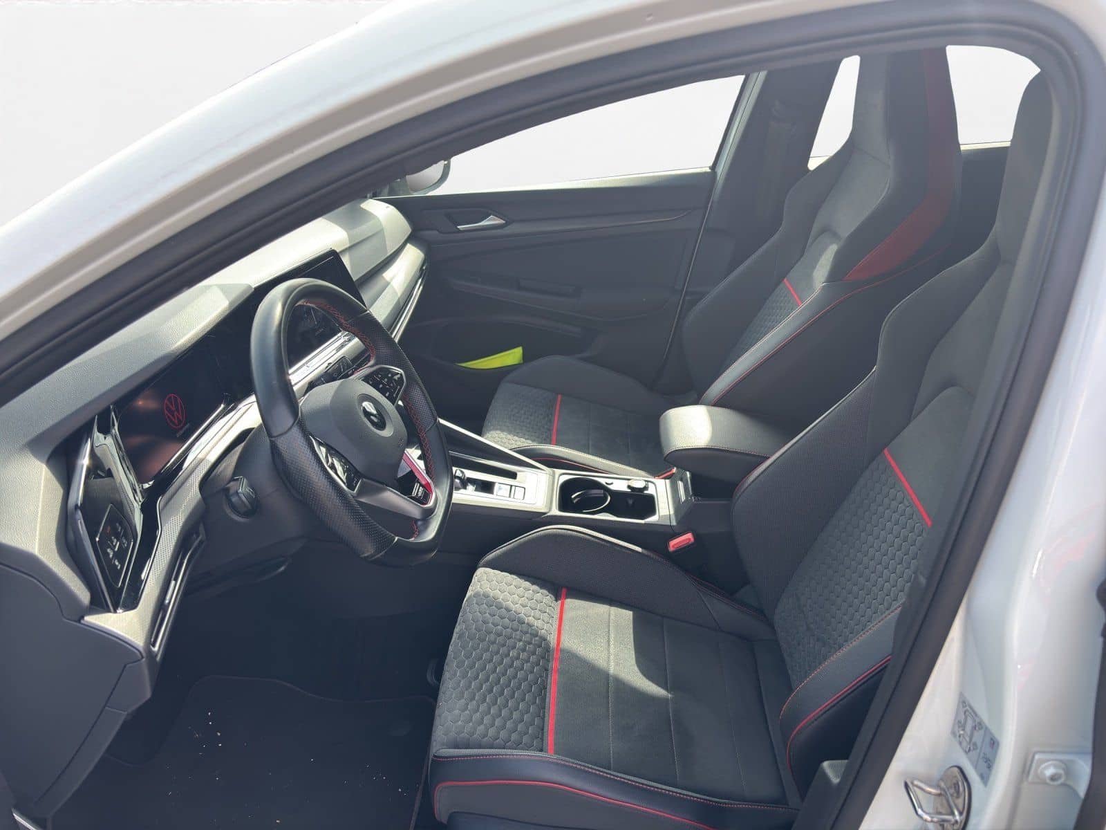 Volkswagen Golf VIII GTI 2.0 TSI DSG Clubsport | NAVI | LED foto 8