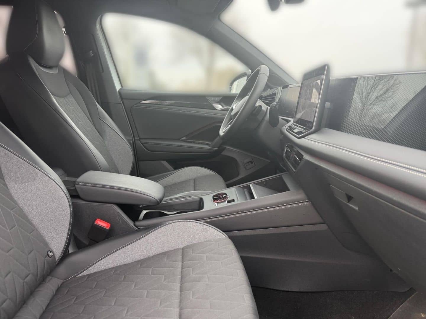 Volkswagen Tiguan GOAL 1.5 eTSI DSG AHK-klappbar Navi foto 23