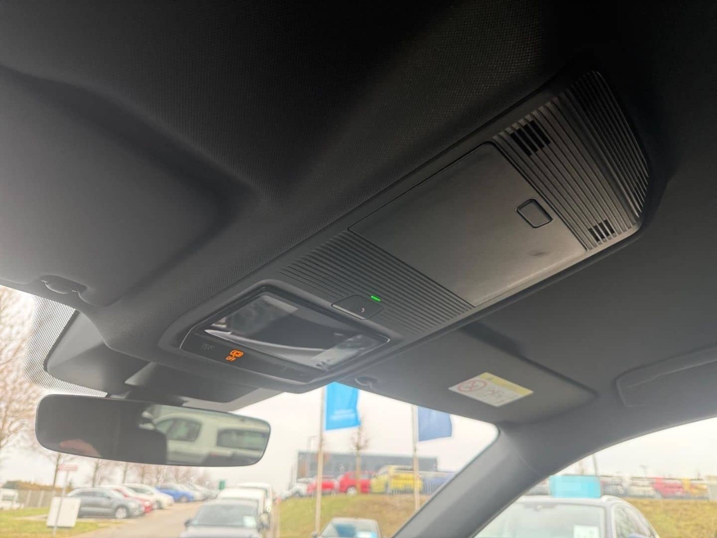 Volkswagen Tiguan GOAL 1.5 eTSI DSG AHK-klappbar Navi foto 24