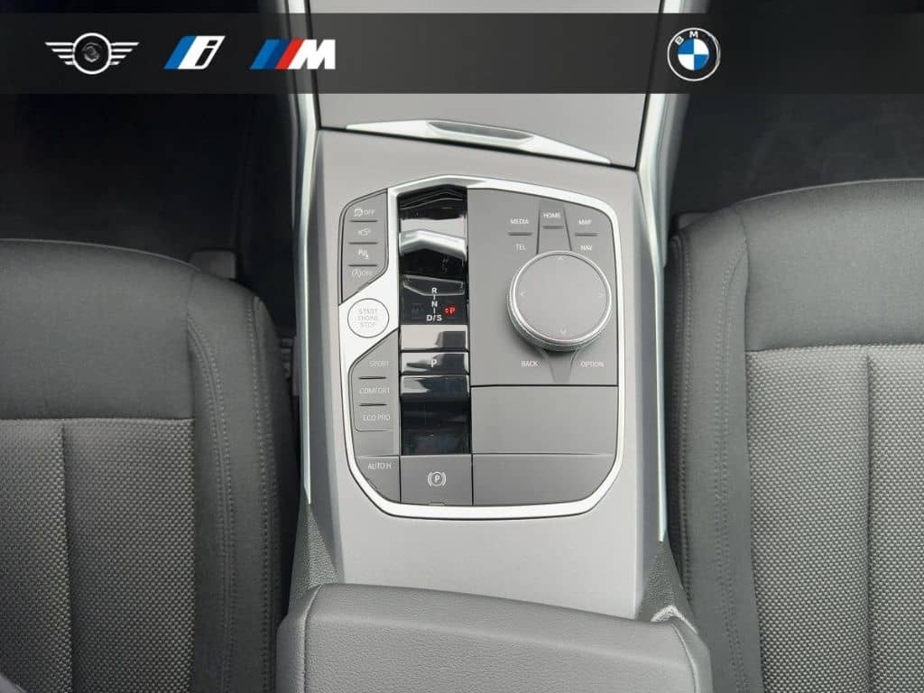 BMW 320 i xDrive Limousine Park-Assistent Guidance P foto 18