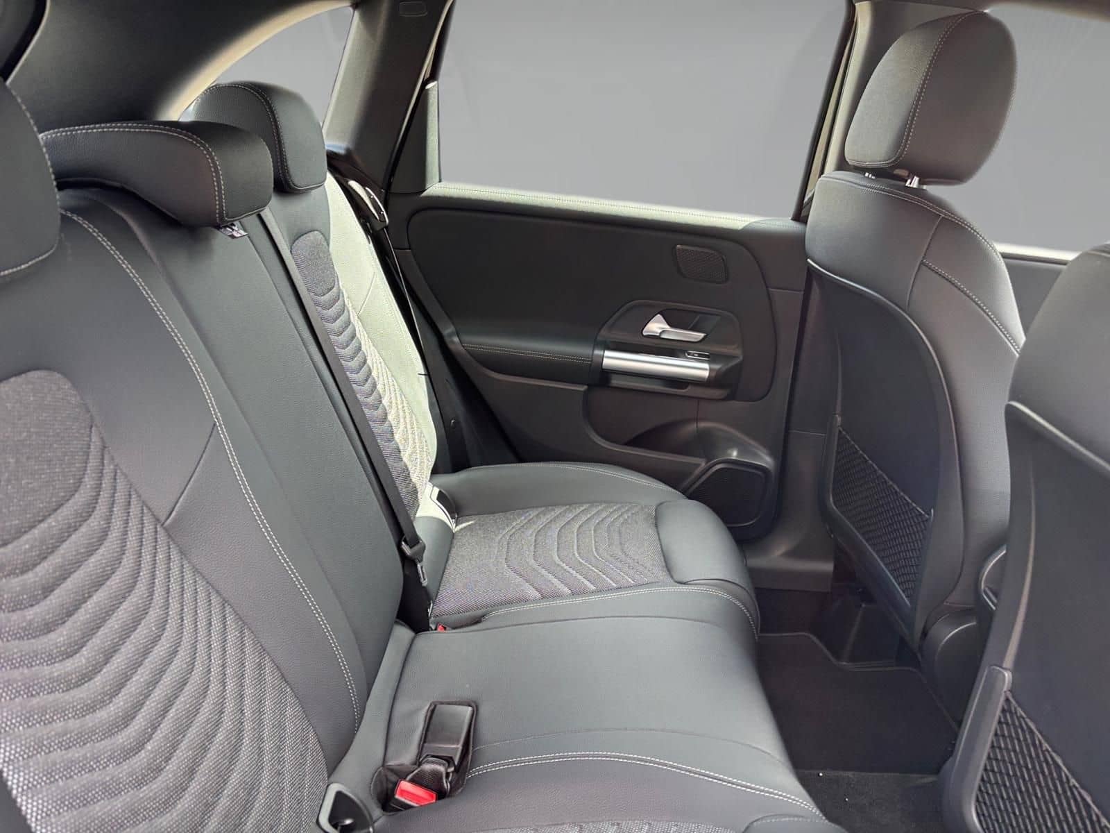 Mercedes-Benz B 180 PROGRESSIV+WINTER+EASYPACK+DISTRONIC+SOUND foto 14