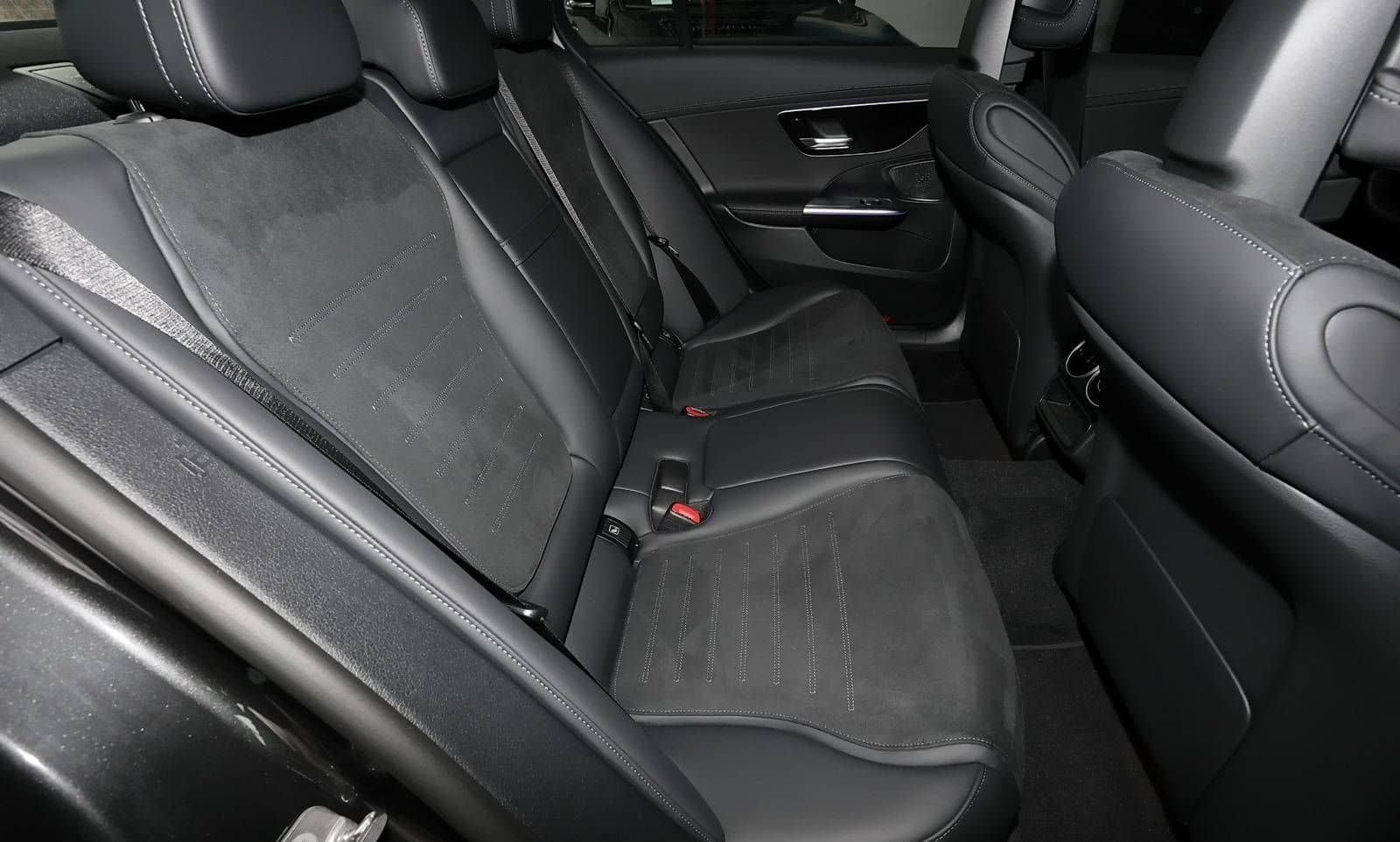 Mercedes-Benz C 180 AMG TOTWINKEL+MEMORY+360°+MBUX+LED+18 ZOLL foto 4