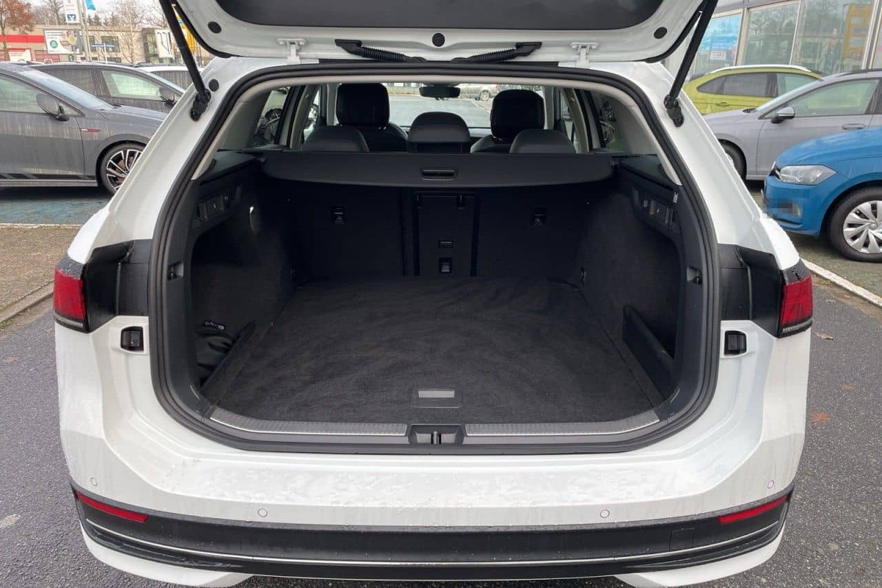 Volkswagen Passat Variant 2.0 TDI Business/360Cam/Travel/AC foto 11