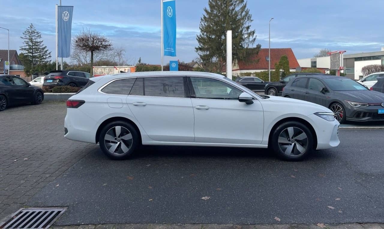 Volkswagen Passat Variant 2.0 TDI Business/360Cam/Travel/AC foto 3